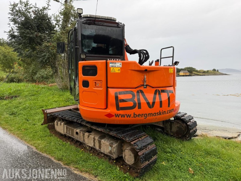 2018 Hitachi ZX85US-5A - Gravemaskin - Tiltrotator - Skjær - Pusseskuff - Lyspakke - Kort hekk - 6 909 timer - Excavator: picture 4 2018 Hitachi ZX85US-5A - Gravemaskin - Tiltrotator - Skjær - Pusseskuff - Lyspakke - Kort hekk - 6 909 timer - Excavator: picture 4