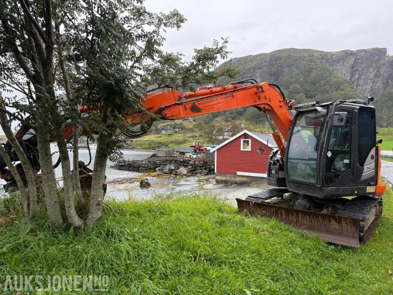 2018 Hitachi ZX85US-5A - Gravemaskin - Tiltrotator - Skjær - Pusseskuff - Lyspakke - Kort hekk - 6 909 timer - Excavator: picture 1 2018 Hitachi ZX85US-5A - Gravemaskin - Tiltrotator - Skjær - Pusseskuff - Lyspakke - Kort hekk - 6 909 timer - Excavator: picture 1