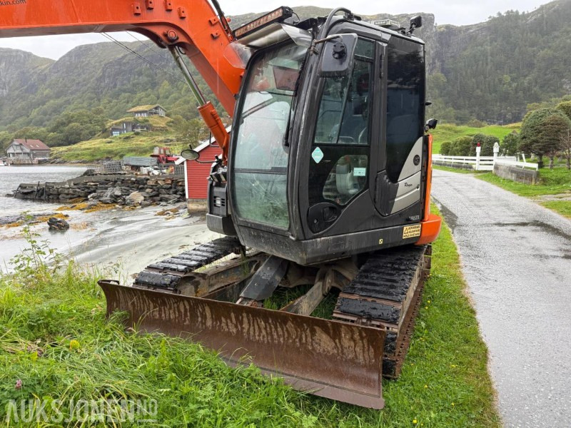 2018 Hitachi ZX85US-5A - Gravemaskin - Tiltrotator - Skjær - Pusseskuff - Lyspakke - Kort hekk - 6 909 timer - Excavator: picture 2 2018 Hitachi ZX85US-5A - Gravemaskin - Tiltrotator - Skjær - Pusseskuff - Lyspakke - Kort hekk - 6 909 timer - Excavator: picture 2