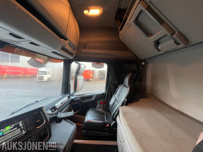 Tipper 2018 Scania R500 6x4 m/dumperkasse brøyterigget Kun 167 000 km: picture 16