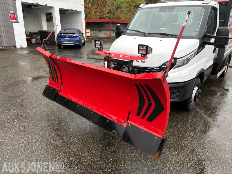 2019 Iveco Daily planbil m/ Hilltip IceStriker og Western Wide-Out brøyteplog - EU godkjent til 04.11.2026 - Dropside/ Flatbed truck: picture 5 2019 Iveco Daily planbil m/ Hilltip IceStriker og Western Wide-Out brøyteplog - EU godkjent til 04.11.2026 - Dropside/ Flatbed truck: picture 5