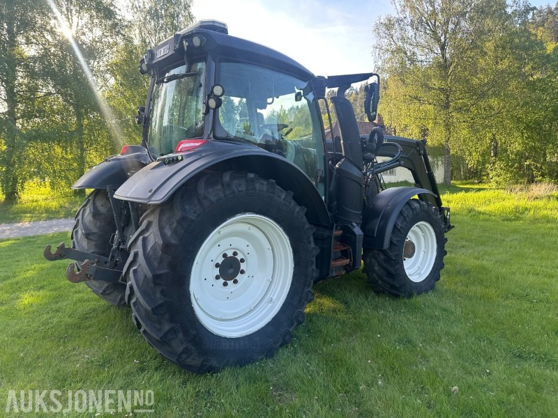 2019 Valtra N174 med frontlaster og mye utstyr - Farm tractor: picture 3 2019 Valtra N174 med frontlaster og mye utstyr - Farm tractor: picture 3