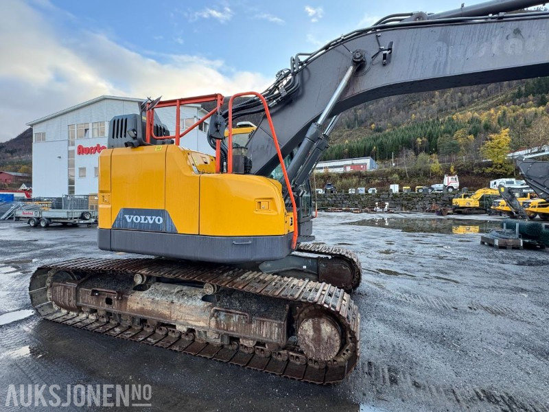 2020 Volvo ECR 235EL Gravemaskin - S70 feste - Pusskuffe - Sentralsmøring - bunkringspumpe - Tiltrotator - Pusskuffe - Sertifisert - Excavator: picture 5 2020 Volvo ECR 235EL Gravemaskin - S70 feste - Pusskuffe - Sentralsmøring - bunkringspumpe - Tiltrotator - Pusskuffe - Sertifisert - Excavator: picture 5