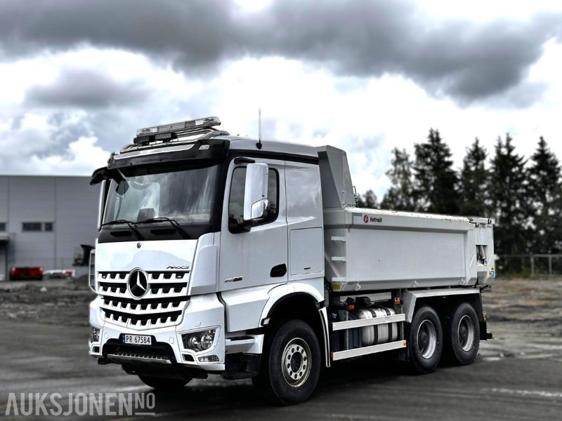 Tipper 2023 Mercedes-Benz Arocs tippbil m/ Istrail tippkasse – 53 374 km: picture 1