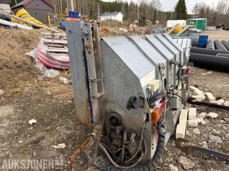 AM Teho hydraulisk sandstrøer - Construction equipment: picture 1 AM Teho hydraulisk sandstrøer - Construction equipment: picture 1