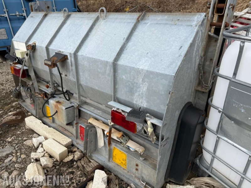 AM Teho hydraulisk sandstrøer - Construction equipment: picture 2 AM Teho hydraulisk sandstrøer - Construction equipment: picture 2