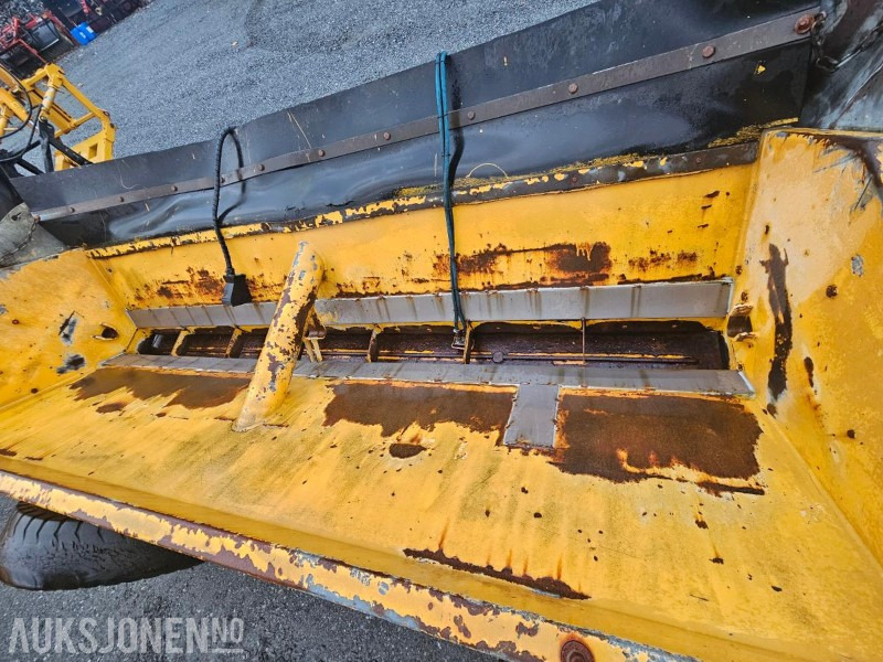 1991 Falköping Sandstrøer / Slepestrøer med hjul - Slepefeste - Type B10LU - 1 m3 - Agricultural machinery: picture 4 1991 Falköping Sandstrøer / Slepestrøer med hjul - Slepefeste - Type B10LU - 1 m3 - Agricultural machinery: picture 4