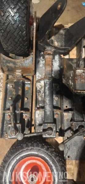 2000 Hjul til 2 trinns snøfres Westbjørn / Hydromann / Snowline 2450 / 2500 - - Agricultural machinery: picture 5 2000 Hjul til 2 trinns snøfres Westbjørn / Hydromann / Snowline 2450 / 2500 - - Agricultural machinery: picture 5