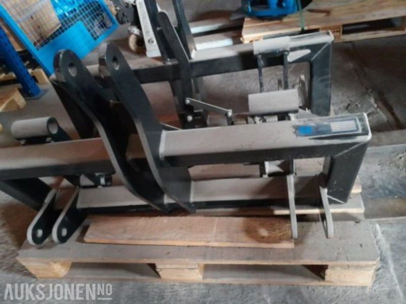 2024 3 Punkt adapter med Trimafeste - Agricultural machinery: picture 2 2024 3 Punkt adapter med Trimafeste - Agricultural machinery: picture 2