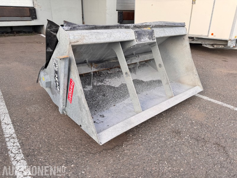 Fransgård STS-1800GA Tallerkenspreder - Agricultural machinery: picture 1 Fransgård STS-1800GA Tallerkenspreder - Agricultural machinery: picture 1