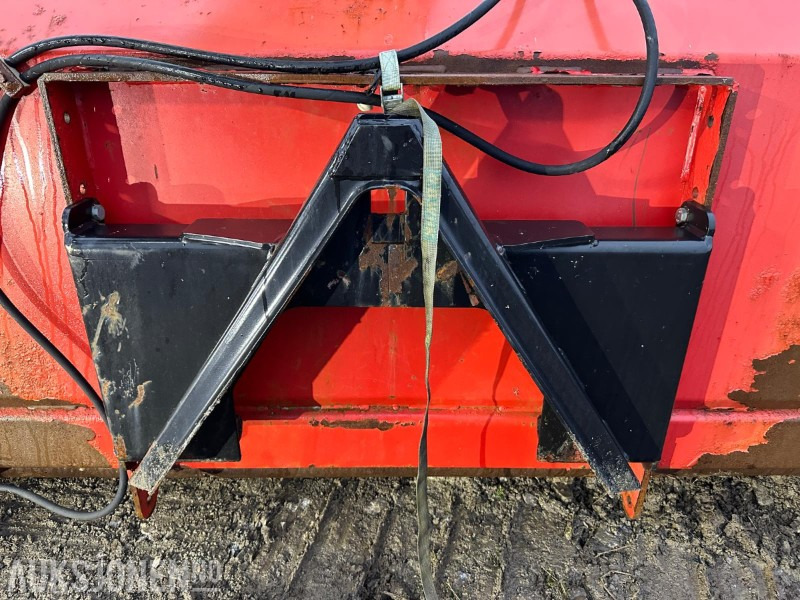 TOKVAM SAND-/STRØKASSE (REPOBJEKT) - Agricultural machinery: picture 4 TOKVAM SAND-/STRØKASSE (REPOBJEKT) - Agricultural machinery: picture 4