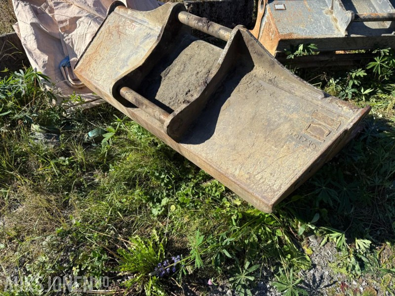 1900 Pusseskuffe m/S70 feste - Attachment for Construction machinery: picture 5 1900 Pusseskuffe m/S70 feste - Attachment for Construction machinery: picture 5