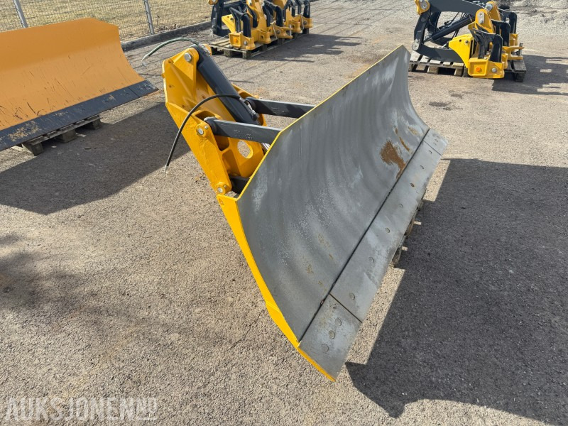 Attachment for Construction machinery Frontskjær til John Deere 672 Veihøvel: picture 1