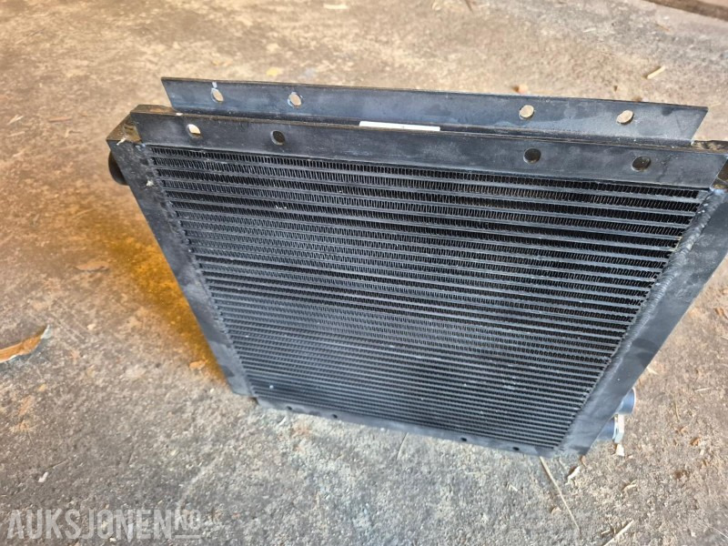 Oiltech oljekjøler - Attachment for Construction machinery: picture 3 Oiltech oljekjøler - Attachment for Construction machinery: picture 3