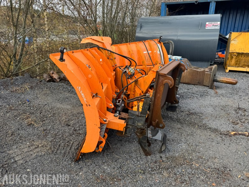 SaMASZ Olimp 300 – Hydraulisk V-plog – 3,0 meter – Volvo-feste - Attachment for Construction machinery: picture 5 SaMASZ Olimp 300 – Hydraulisk V-plog – 3,0 meter – Volvo-feste - Attachment for Construction machinery: picture 5