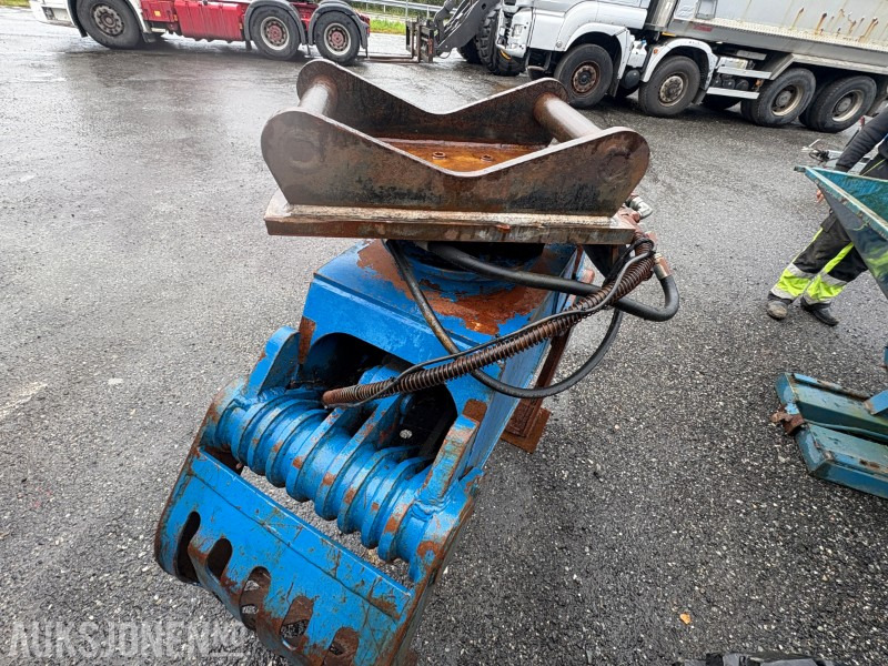 Sorteringsklo med hydraulisk rotator og S60-feste - Attachment for Construction machinery: picture 3 Sorteringsklo med hydraulisk rotator og S60-feste - Attachment for Construction machinery: picture 3