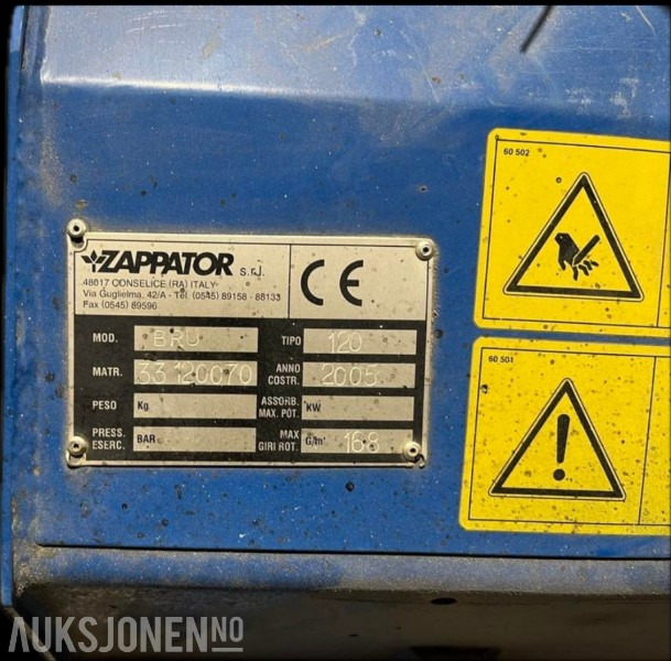 Zappator BRU 120 Kostemaskin - Feiemaskin med oppsamler og hydraulisk drift på feiekost 1,2 m bredde og flyt ramme - Attachment for Construction machinery: picture 5 Zappator BRU 120 Kostemaskin - Feiemaskin med oppsamler og hydraulisk drift på feiekost 1,2 m bredde og flyt ramme - Attachment for Construction machinery: picture 5