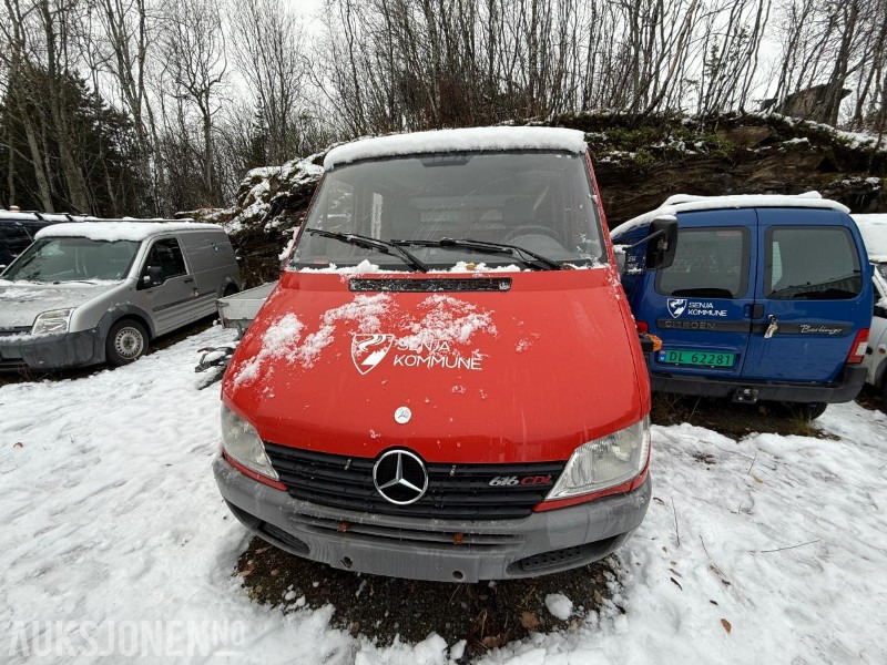 2001 Mercedes-Benz Sprinter 616CD1/40DOKA - Dobbelkabin med plan - Webasto - 6 Seter - 331000KM - Commercial vehicle: picture 5 2001 Mercedes-Benz Sprinter 616CD1/40DOKA - Dobbelkabin med plan - Webasto - 6 Seter - 331000KM - Commercial vehicle: picture 5