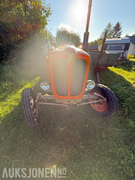 Fiat 411r med bakmontert skjær og frontlaster - Farm tractor: picture 2 Fiat 411r med bakmontert skjær og frontlaster - Farm tractor: picture 2