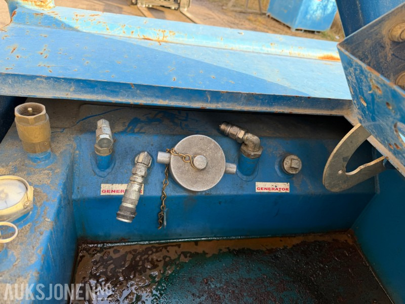 Construction equipment Fuel Proof dieseltank 3000L med lokk og tilkoblinger: picture 10 Construction equipment Fuel Proof dieseltank 3000L med lokk og tilkoblinger: picture 10