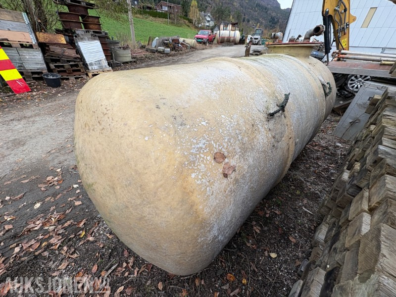 Glassfibertank (nedgravbar) – brukt - Construction equipment: picture 4 Glassfibertank (nedgravbar) – brukt - Construction equipment: picture 4