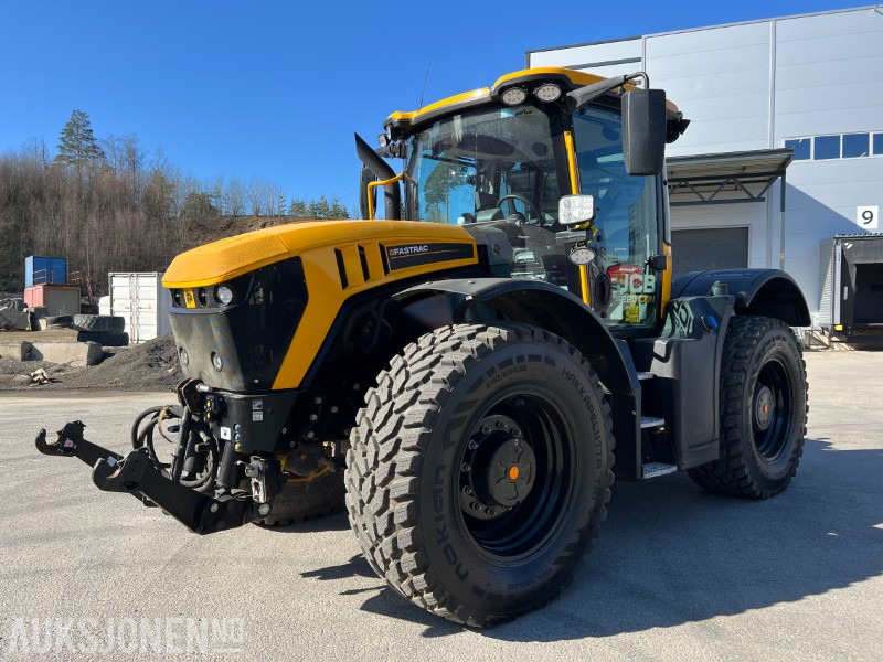 JCB 4220 Icon - Farm tractor: picture 1 JCB 4220 Icon - Farm tractor: picture 1