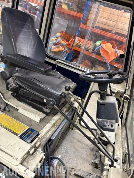 1994 Nissan RM02R25U Elektrisk truck - Mast 2H370 - Løftehhøyde 3700 mm - Gått 4279 timer - Sertifisert - Material handling equipment: picture 5 1994 Nissan RM02R25U Elektrisk truck - Mast 2H370 - Løftehhøyde 3700 mm - Gått 4279 timer - Sertifisert - Material handling equipment: picture 5