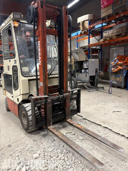 1994 Nissan RM02R25U Elektrisk truck - Mast 2H370 - Løftehhøyde 3700 mm - Gått 4279 timer - Sertifisert - Material handling equipment: picture 2 1994 Nissan RM02R25U Elektrisk truck - Mast 2H370 - Løftehhøyde 3700 mm - Gått 4279 timer - Sertifisert - Material handling equipment: picture 2