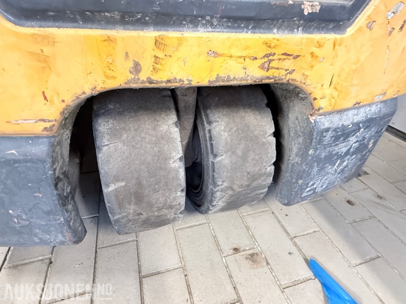 2006 Toyota 7FBEF20 elektrisk motvektstruck - rep objekt - Material handling equipment: picture 5 2006 Toyota 7FBEF20 elektrisk motvektstruck - rep objekt - Material handling equipment: picture 5