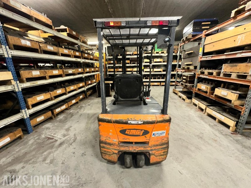 OMG 16D Elektrisk gaffeltruck m/sideforskyvning - sertifisert - Material handling equipment: picture 4 OMG 16D Elektrisk gaffeltruck m/sideforskyvning - sertifisert - Material handling equipment: picture 4