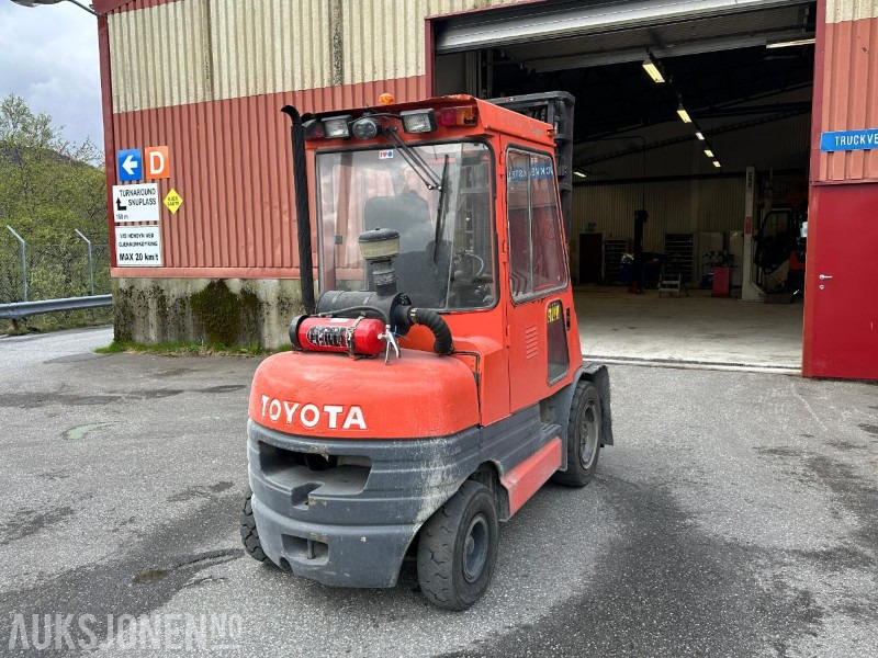Toyota Gaffeltruck - Material handling equipment: picture 5 Toyota Gaffeltruck - Material handling equipment: picture 5