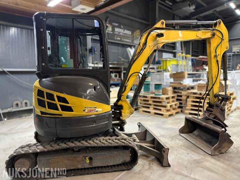 New Holland E35B SR – 2015 – 2184 timer – Nytt beltesett – 2 skuffer, - Mini excavator: picture 4 New Holland E35B SR – 2015 – 2184 timer – Nytt beltesett – 2 skuffer, - Mini excavator: picture 4