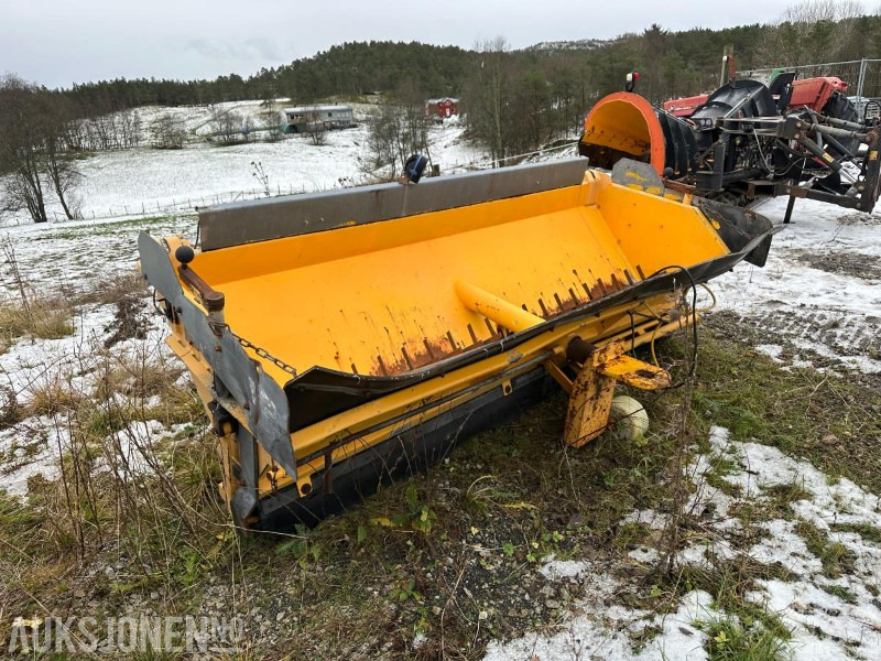 Falköping LB1000 Etterhengende strøkasse - Truck: picture 2 Falköping LB1000 Etterhengende strøkasse - Truck: picture 2