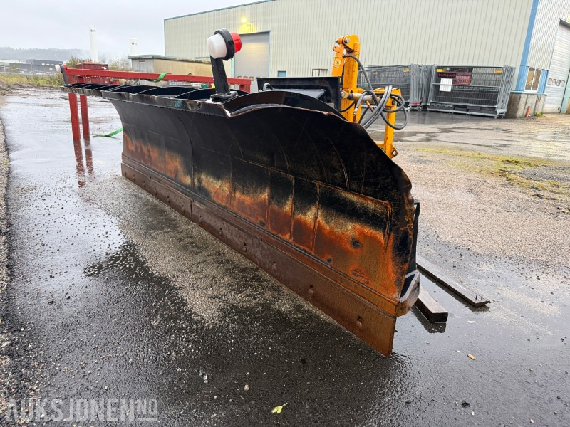 Gradmeko Plog med Markeringslys, Paralellogram og Fjærbelastet slitestål - Truck: picture 1 Gradmeko Plog med Markeringslys, Paralellogram og Fjærbelastet slitestål - Truck: picture 1