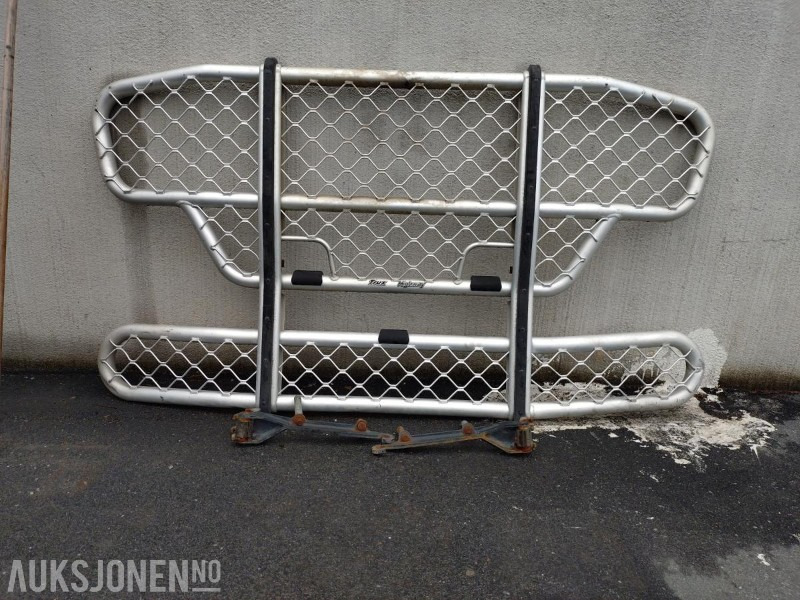 Trux Highway frontbøyle . Stått på Actros - Truck: picture 2 Trux Highway frontbøyle . Stått på Actros - Truck: picture 2