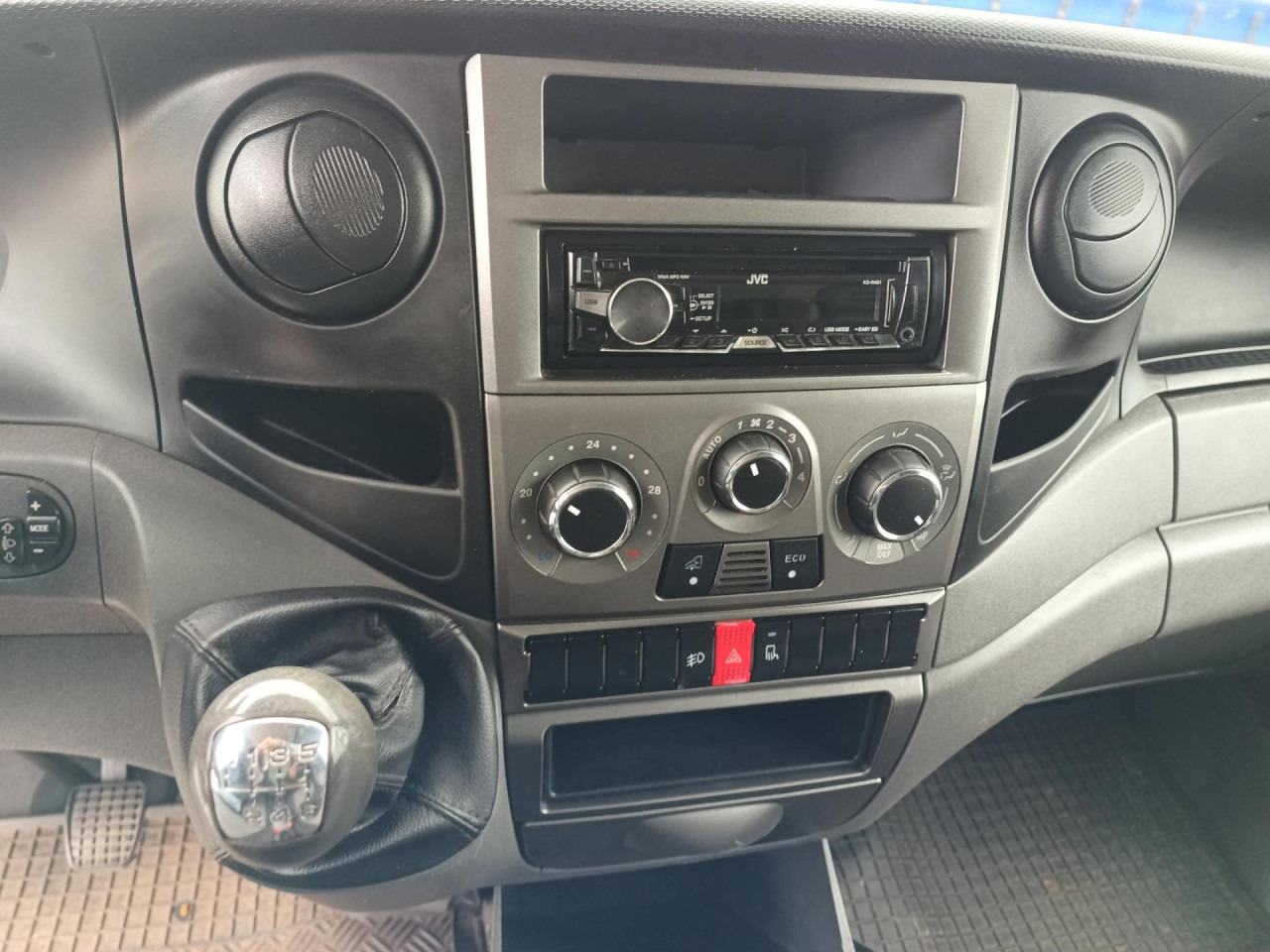 IVECO Daily 35C15 3,0l - Closed box van: picture 5 IVECO Daily 35C15 3,0l - Closed box van: picture 5