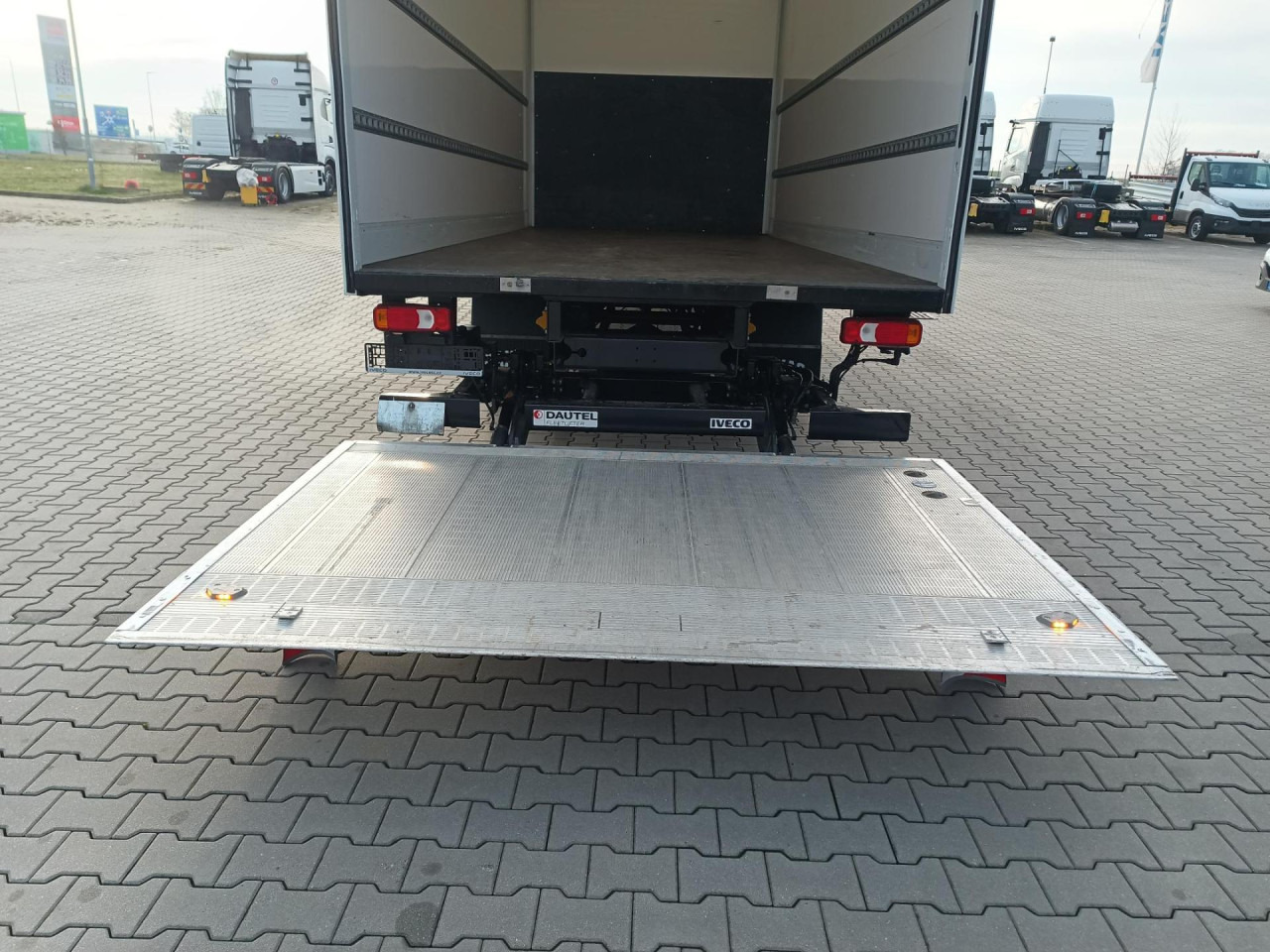 Closed box van IVECO Daily 70C18A8: picture 7 Closed box van IVECO Daily 70C18A8: picture 7