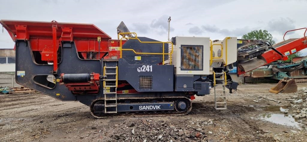 Sandvik QJ 241 - Mobile crusher: picture 1 Sandvik QJ 241 - Mobile crusher: picture 1