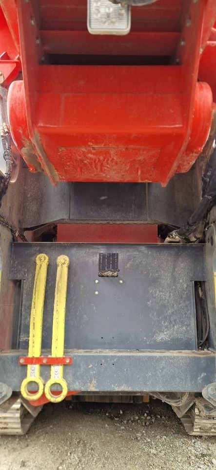 Sandvik QJ 241 - Mobile crusher: picture 5 Sandvik QJ 241 - Mobile crusher: picture 5