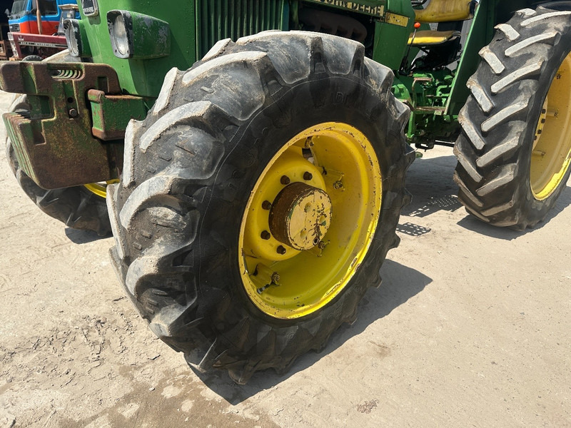 Straddle tractor John Deere 1640 4x4: picture 9