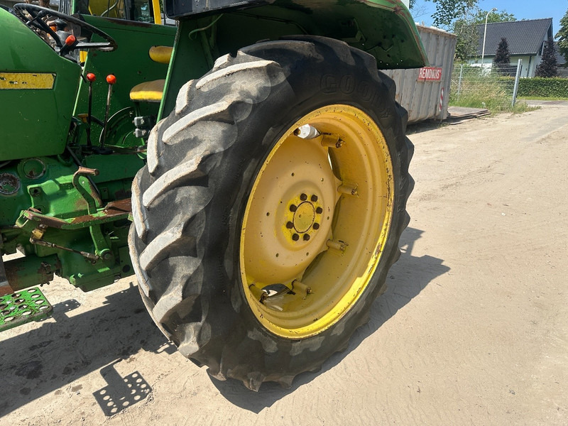 Straddle tractor John Deere 1640 4x4: picture 8