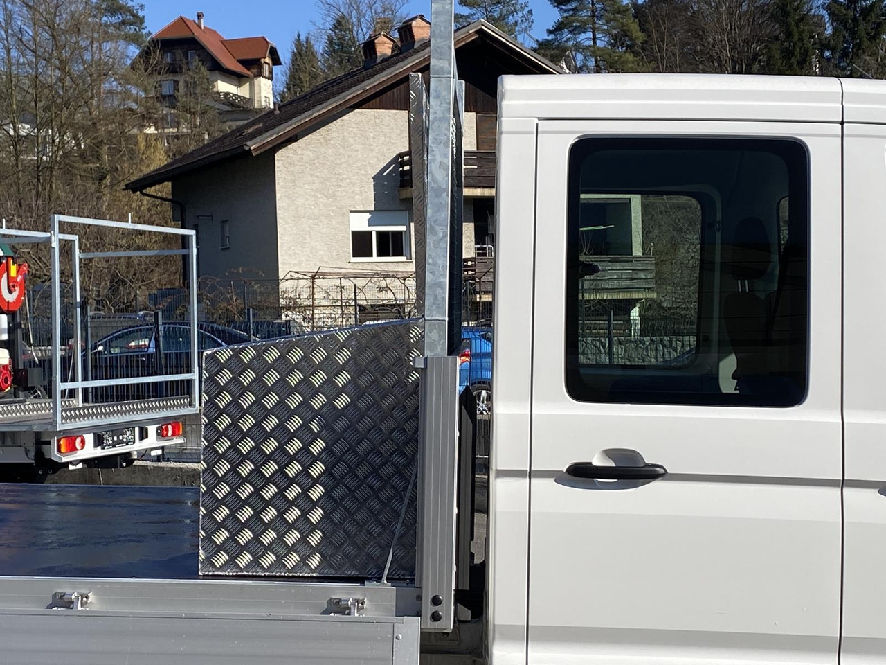 MAN TGE 3.180 DOKA 1+6 3640MM | OFFENE PRITSCHE + ALU KOFFER AUF DER PRITSCHE - Open body delivery van: picture 5 MAN TGE 3.180 DOKA 1+6 3640MM | OFFENE PRITSCHE + ALU KOFFER AUF DER PRITSCHE - Open body delivery van: picture 5