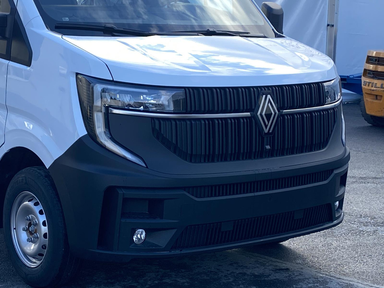 RENAULT NEW MASTER L3 170PS 1+2 PRITSCHE PLANE 4300MM - Curtain side van: picture 5 RENAULT NEW MASTER L3 170PS 1+2 PRITSCHE PLANE 4300MM - Curtain side van: picture 5