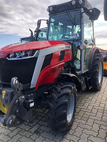 Massey Ferguson MF 3VI105 Efficient - Farm tractor: picture 3 Massey Ferguson MF 3VI105 Efficient - Farm tractor: picture 3