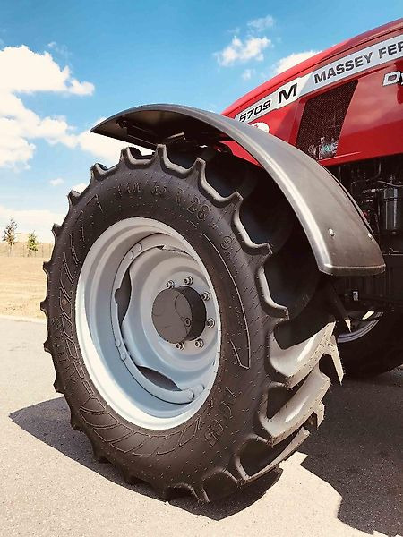 Massey Ferguson MF 5709 M Dyna-4 - Farm tractor: picture 4 Massey Ferguson MF 5709 M Dyna-4 - Farm tractor: picture 4
