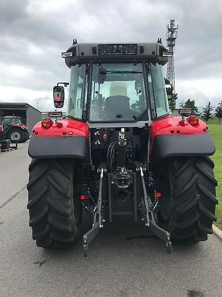 Massey Ferguson MF 5S.145 Dyna-6 "Efficient" - Farm tractor: picture 4 Massey Ferguson MF 5S.145 Dyna-6 "Efficient" - Farm tractor: picture 4