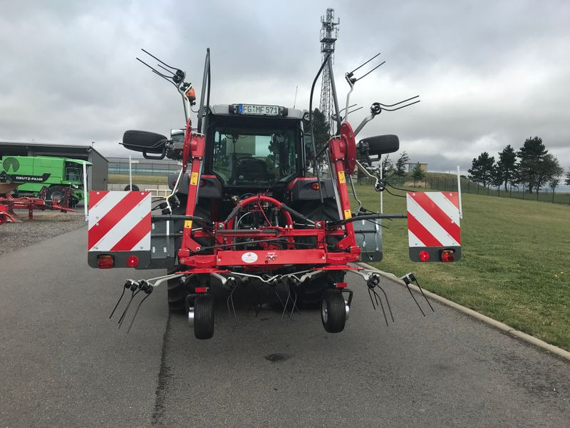 Massey Ferguson MF TD 524 DN / FELLA SANOS 5204 DN - Tedder/ Rake: picture 3 Massey Ferguson MF TD 524 DN / FELLA SANOS 5204 DN - Tedder/ Rake: picture 3