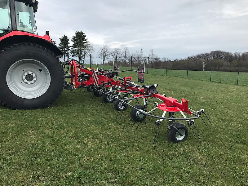 Massey Ferguson MF TD 868 DN / FELLA SANOS 8608 DN - Tedder/ Rake: picture 4 Massey Ferguson MF TD 868 DN / FELLA SANOS 8608 DN - Tedder/ Rake: picture 4