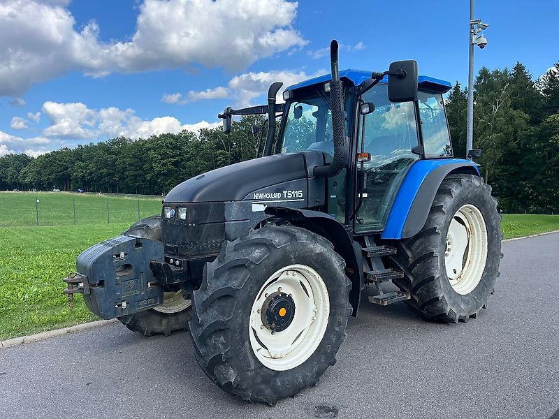 New Holland TS 115 - Farm tractor: picture 1 New Holland TS 115 - Farm tractor: picture 1