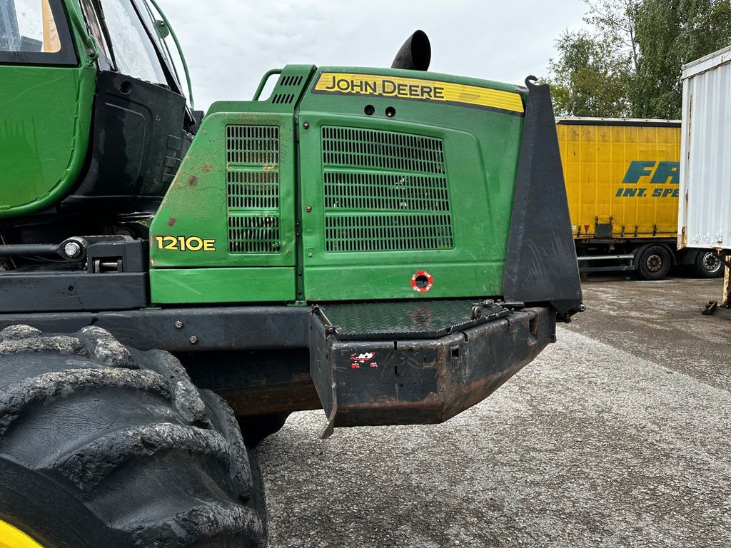 Forwarder John Deere 1210E 10m CF710 KRAN: picture 10